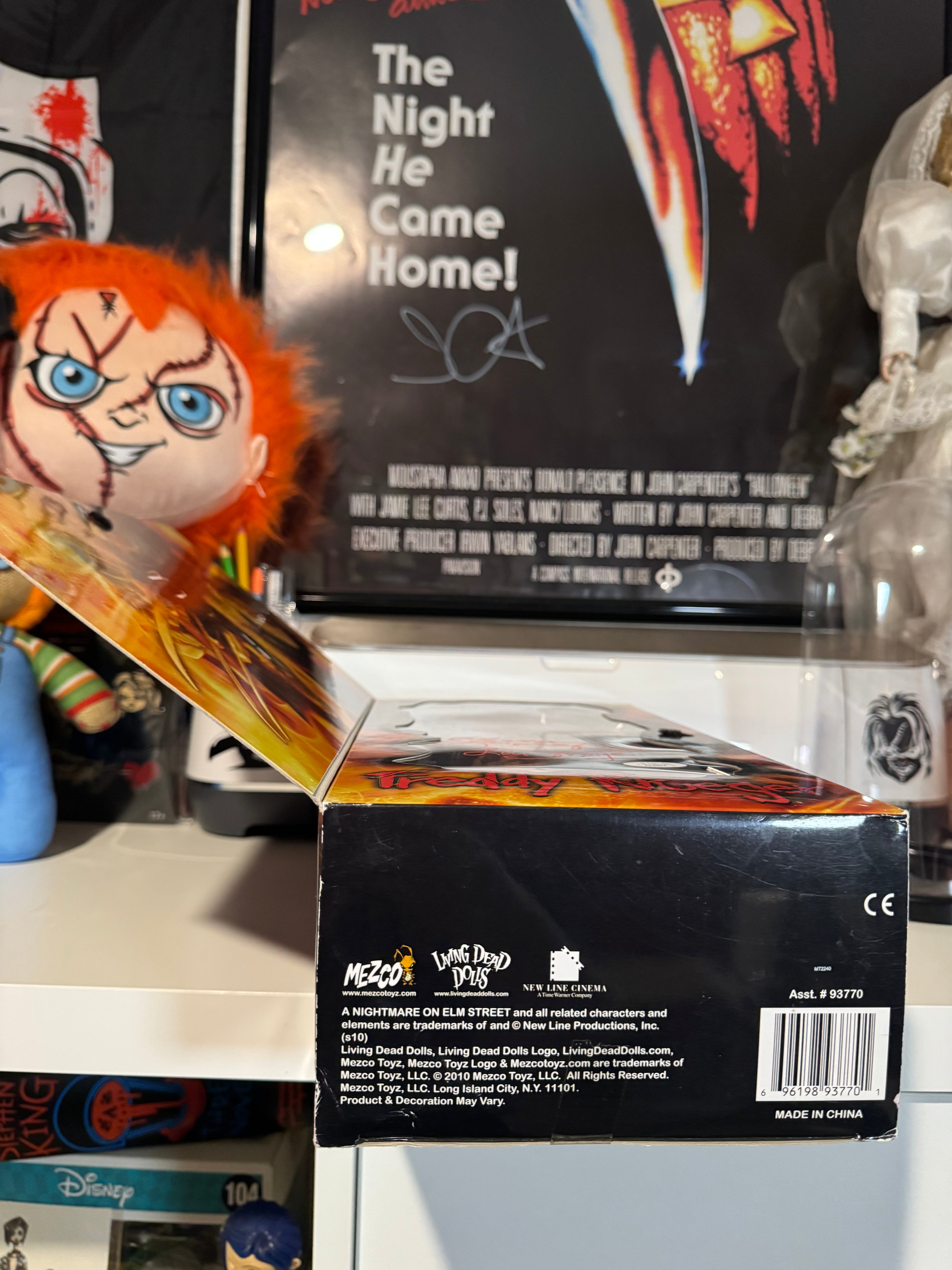 Freddy LDD autographed by Heather Langenkamp and Lin Shay